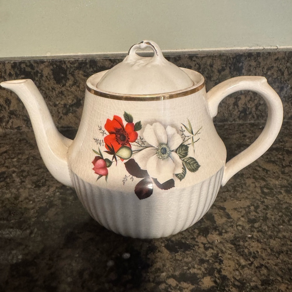 Arthur Wood Sandon ironstone teapot